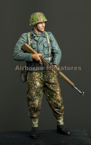 WSS Grenadier with G43 WWII